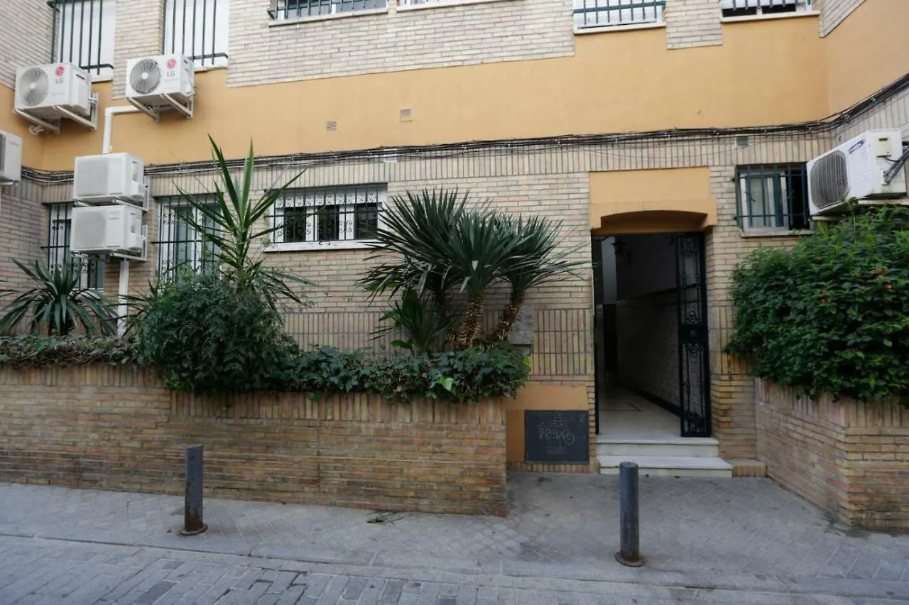 Brand New Charming Apartment Next To The River Σεβίλλη